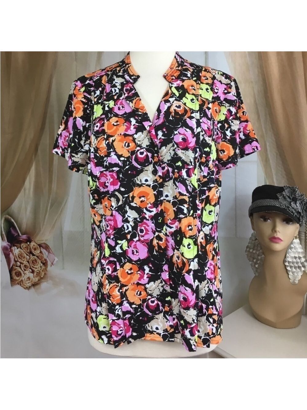 Dana Buchman Multi Colored
Floral Blouse L